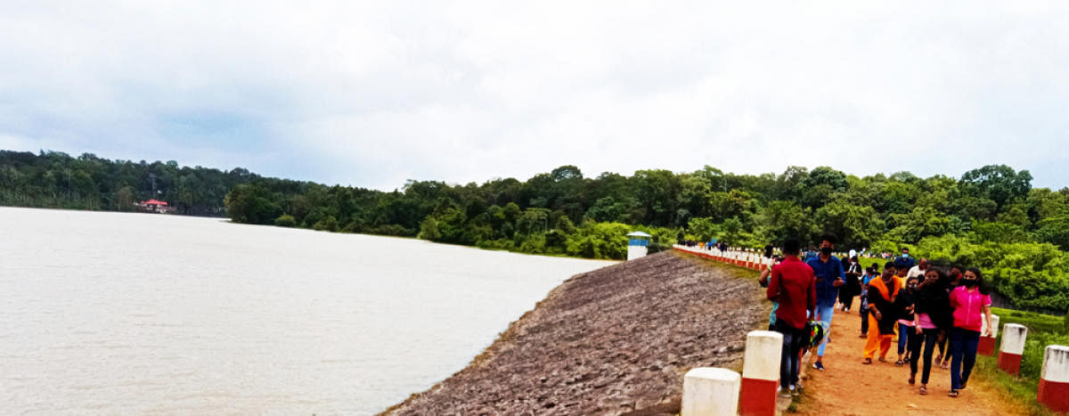 A large number of tourists visited the Chiklihole dam in Suntikoppa on Sunday.