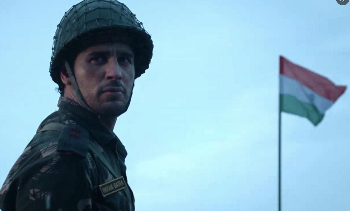 Sidharth Malhotra delivers an earnest performance as Captain Vikram Batra. 