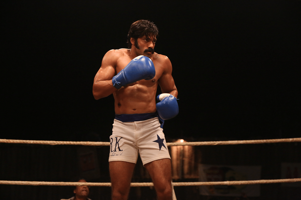 Arya underwent a massive physical transformation for the role of boxer 'Kabilan' in the film. 