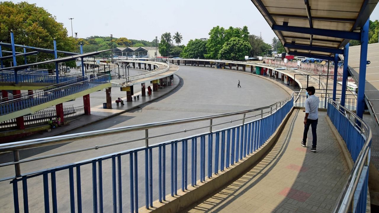 Empty Majestic bus stand as RTC workers entered third day. Credit: DH Photo