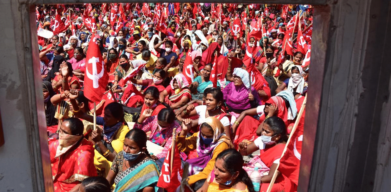Mid-day meal workers during a protest in Bengaluru on March 3, 2021. DH PHOTO/IRSHAD MAHAMMAD