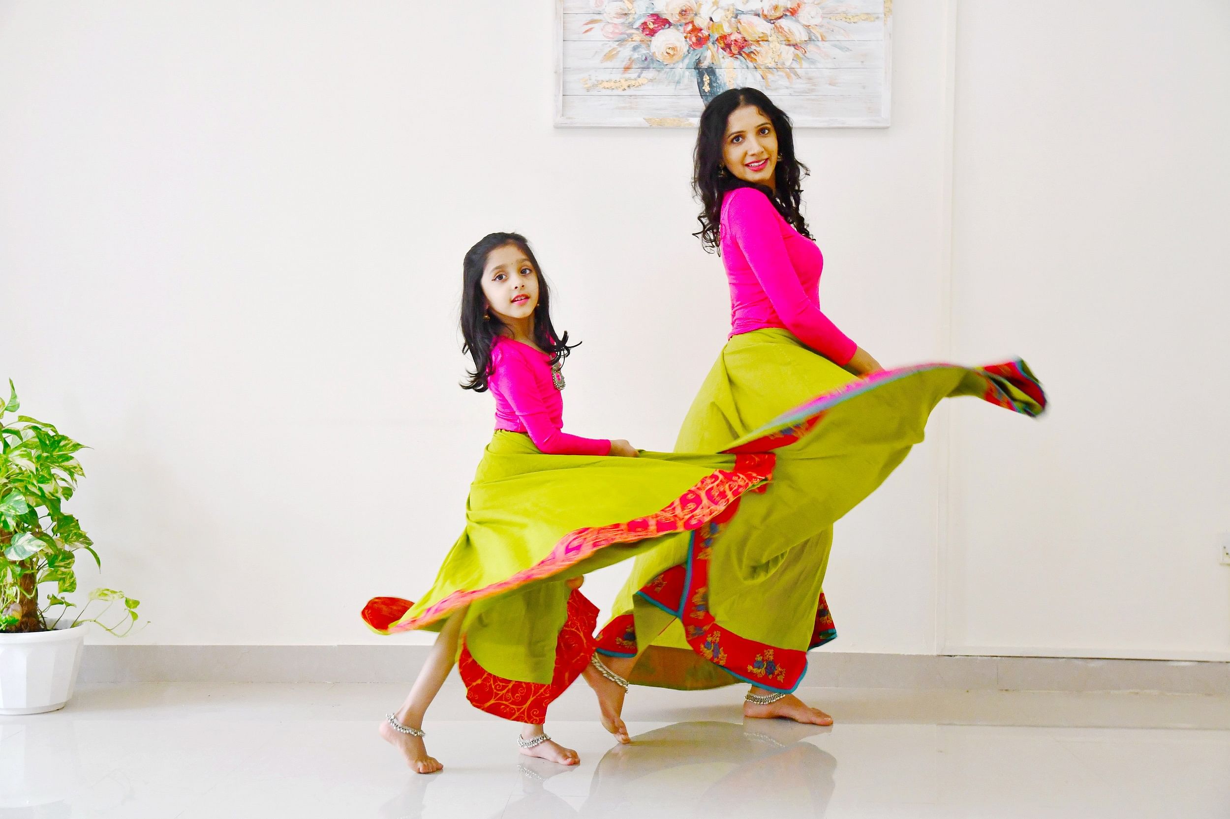 Niveditha Shetty Hegde and Ishanvi’s dance videos are available on YouTube and Instagram. 