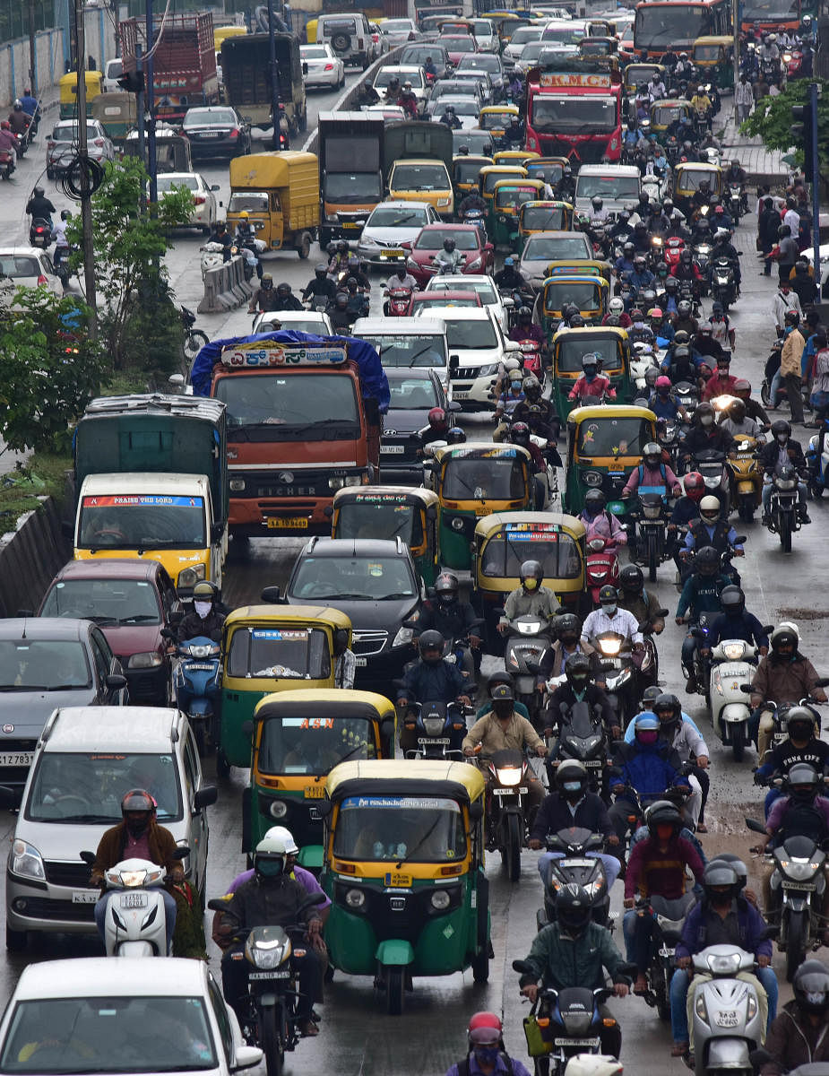 A major share of Bengaluru’s air pollution is caused by vehicular traffic, say environmentalists. Between 2015 and 2020, the city saw an 80 per cent rise in respiratory illnesses triggered by air pollution.