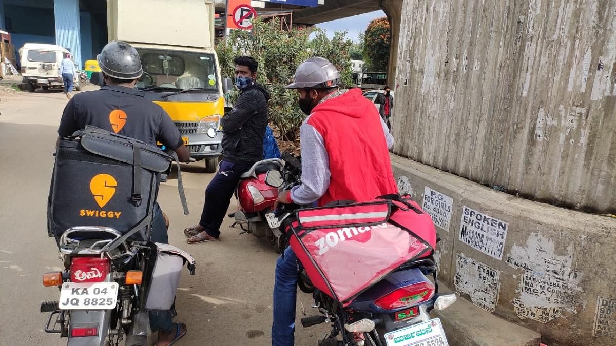 The demand for Swiggy and Zomato delivery has gone up since the first lockdown in March. DH PHOTO BY B H SHIVAKUMAR