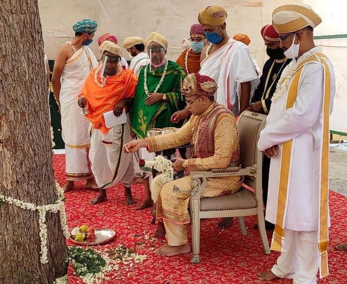 Member of the erstwhile royal family Yaduveer Krishnadatta Chamaraja Wadiyar offers banni puja at Bhuvaneshwari temple, on Mysuru Palace premises, on Monday, to mark Vijayadashami, the culmination of Dasara.