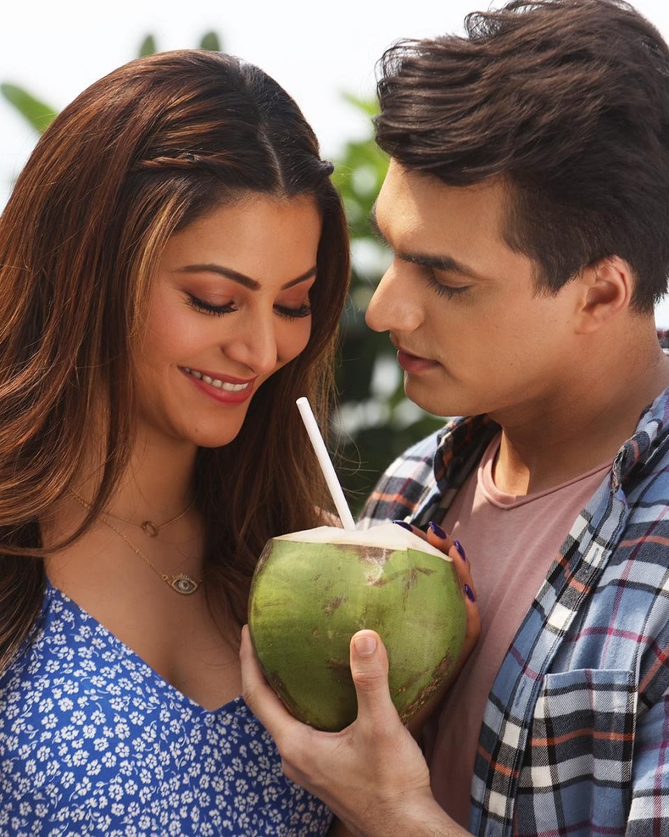 Actors Urvashi Rautela and Mohsin Khan appear as a couple in 'Woh Chaand Kahan Se Laogi'.
