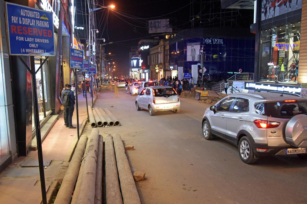 The parking ban will be in force between Cauvery Emporium and Opera House junctions on Brigade Road, the high street of Bengaluru. DH PHOTO/PUSHKAR V