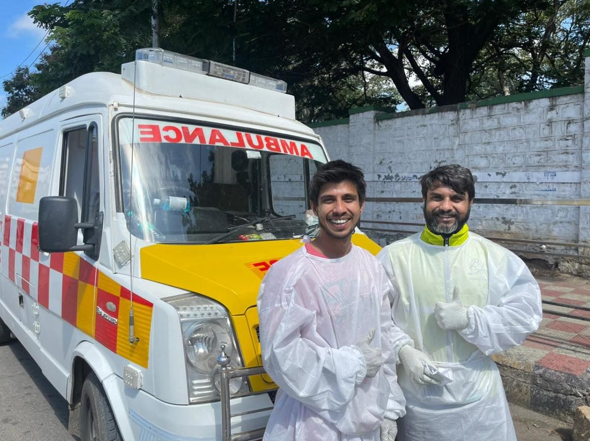 Biker-brothers Muteeb Zoheb and Murthaza Junaid volunteer as ambulance drivers.