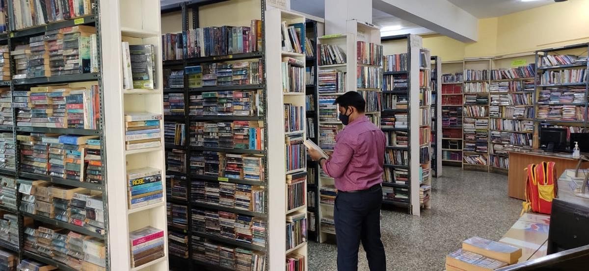 Eloor Library, Infantry Road, gets about 30 walk-ins a day.