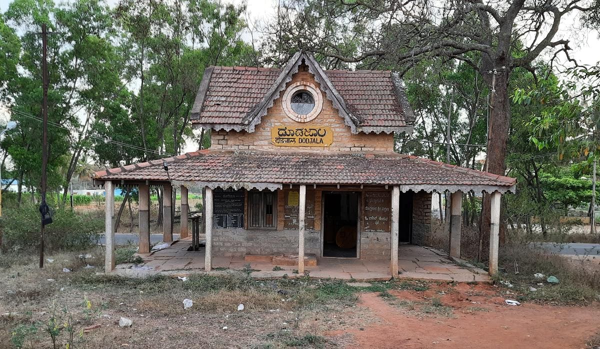 The Doddajala station is where you alight to visit Chikkajala, famous for its Iron Age megaliths.