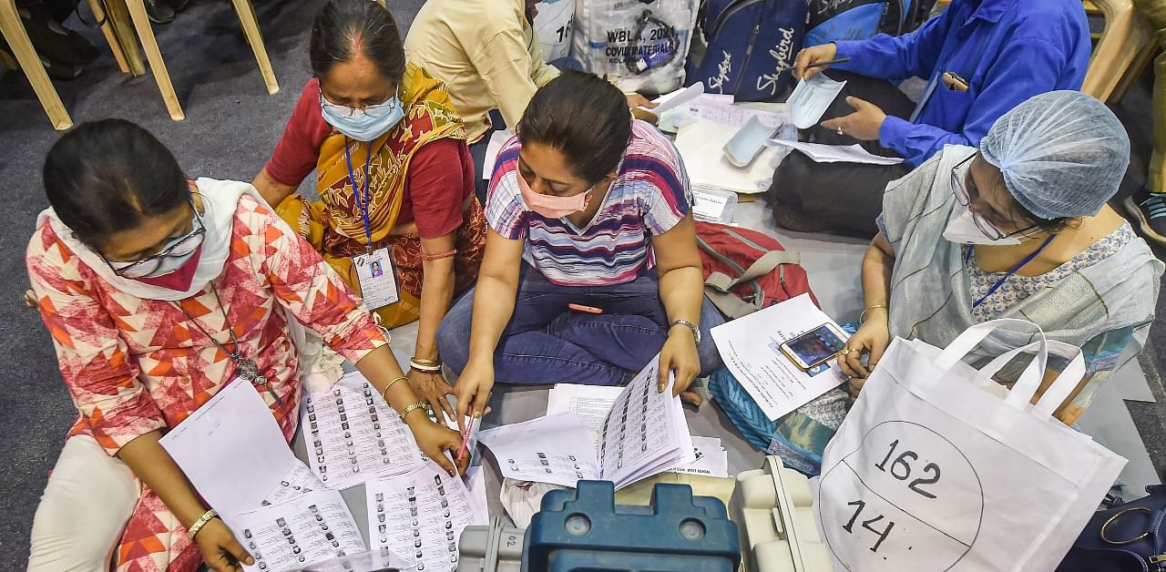Final phase poll preparation in Kolkata. Credit: PTI Photo