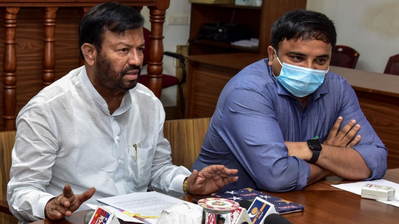 D Devaraj Urs Truck Terminal Ltd President D S Veeraiah speaks to mediapersons in Mangaluru. Credit: DH photo