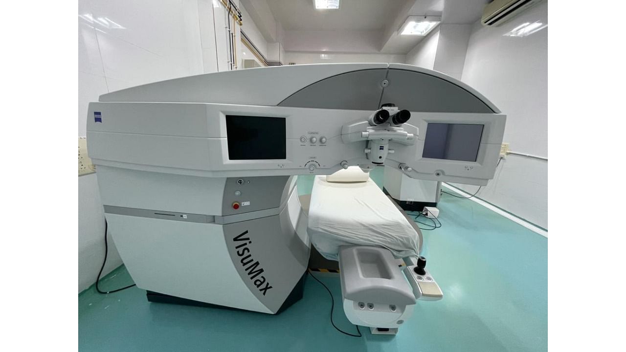 An advanced femtosecond VisuMax laser eye surgery system at Minto Ophthalmic Hospital in Bengaluru. Credit: Minto Ophthalmic Hospital