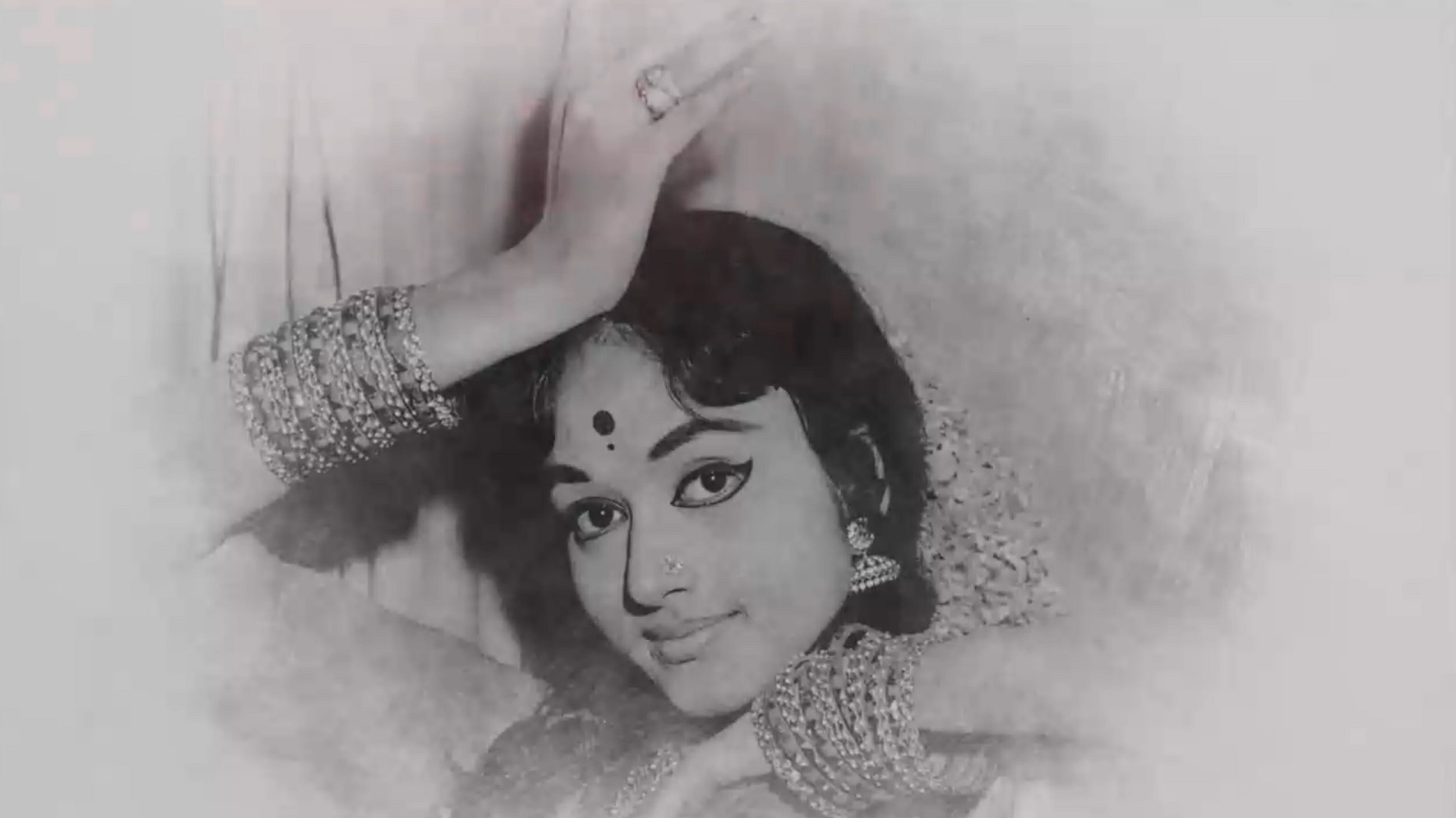 ‘Baale Bangara’, two hours and 25 minutes in length, provides a close-up view of Bharathi, one of yesteryear’s biggest stars. 