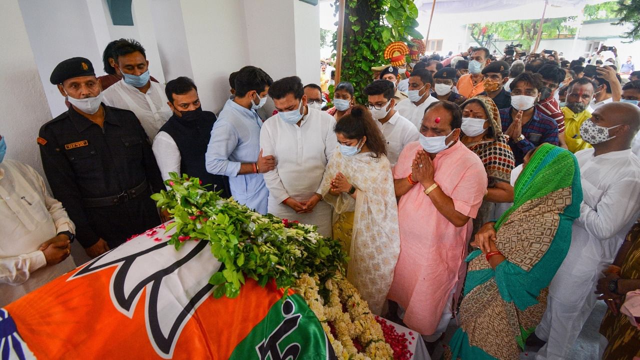 Rajveer Singh while paying his last respects to his father and former Governor Kalyan Singh, in Lucknow, Sunday, August 22, 2021. Credit: PTI Photo
