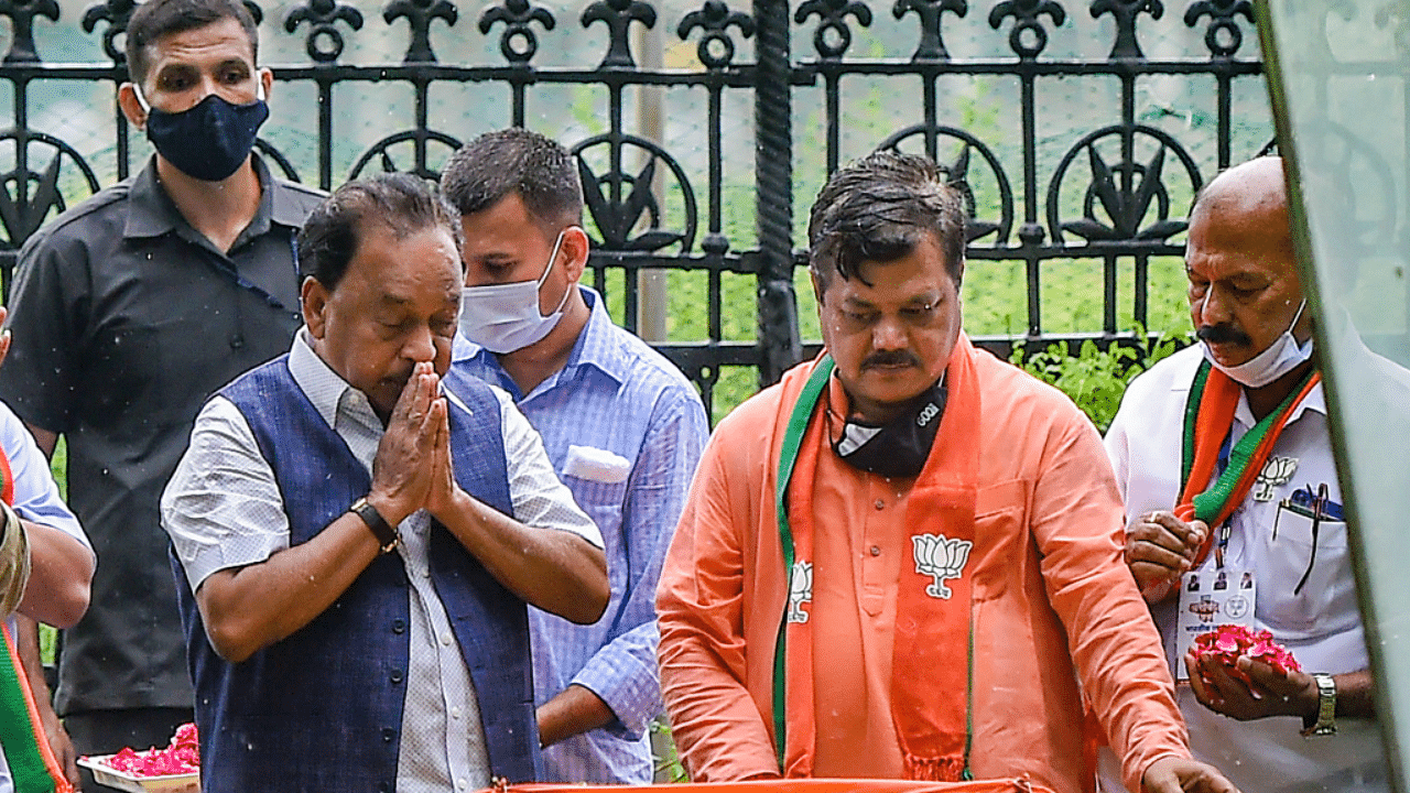 Union Minister for Micro, Small & Medium Enterprises Narayan Rane pays homage to Shiv Sena founder late Balasaheb Thackeray, at his memorial at Shivaji Park. Credit: PTI Photo