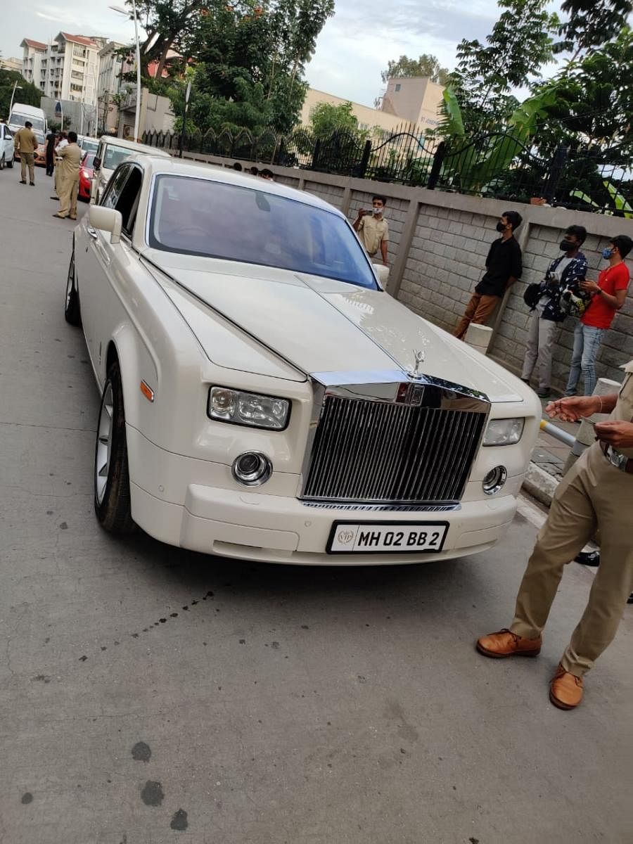 Among the cars that the RTO officials seized was a 2007 Rolls Royce, which purportedly belonged to Amitabh Bachchan.