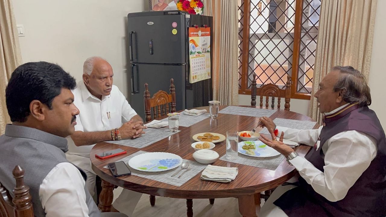 Eshwarappa called on former chief minister B S Yediyurappa in the latter's residence. Credit: Special Arrangement