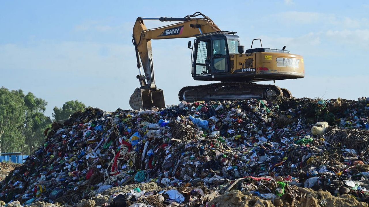 The project to bio-mine shuttered landfill sites has failed to take off because of too much political interference, officials say. Credit: DH file photo/Ranju P