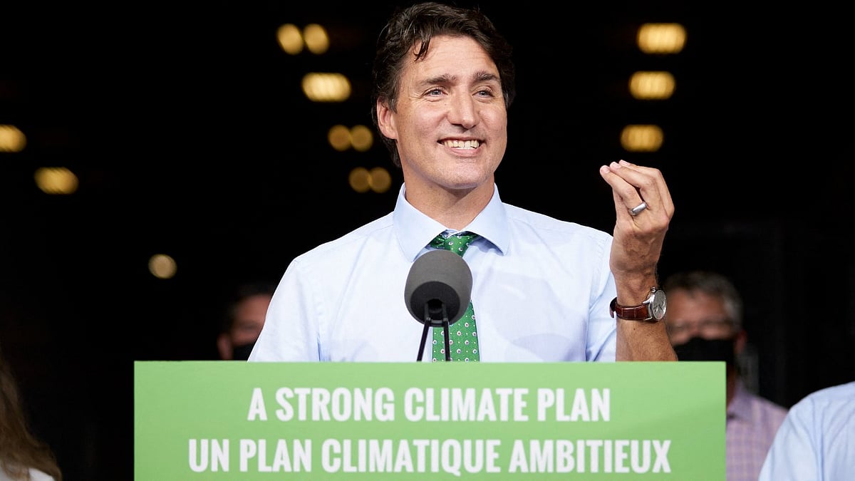 Canada's Trudeau resumes campaign after angry crowds disrupt rallies