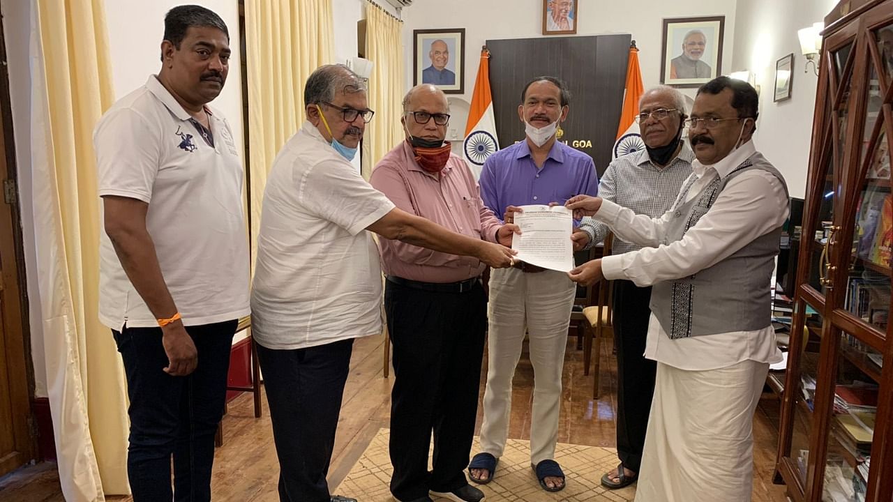 Top Congress leaders, including state party president Girish Chodankar and Leader of Opposition Digambar Kamat submitted a memorandum listing grounds for the state government's dismissal. Credit: Twitter/@INCGoa