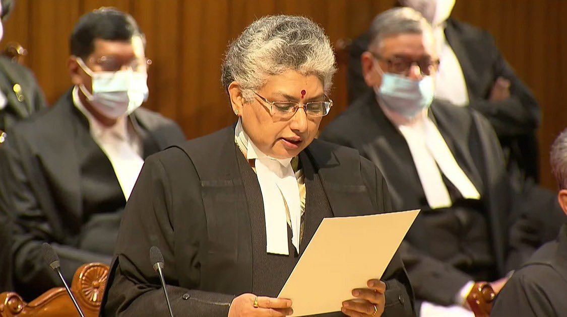 Justice Nagarathna takes oath. Credit: twitter/ @LiveLawIndia