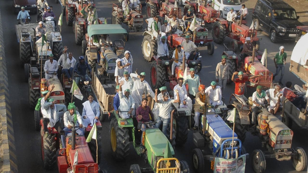 Farmers under the banner 'Bharatiya Kisan Sangh' march from Sharanpur towards Noida. Credit: PTI file photo