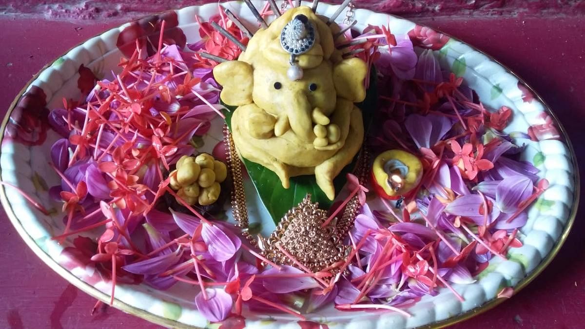 A turmeric Ganesha idol.