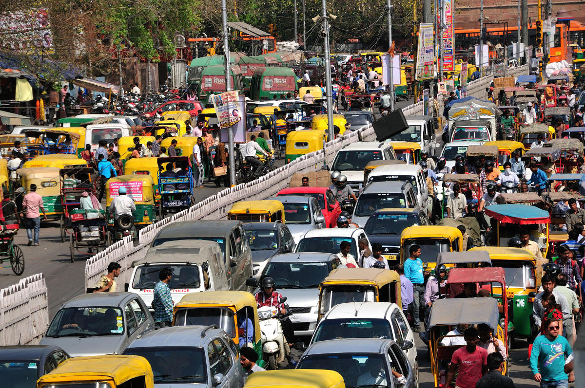 A study found that the longer people had to commute, the more their “productivity and innovation” declined. Istock images