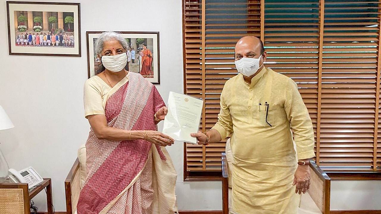 Union Finance Minister Nirmala Sitharaman with Karnataka Chief Minister Basavaraj Bommai. Credit: PTI File Photo