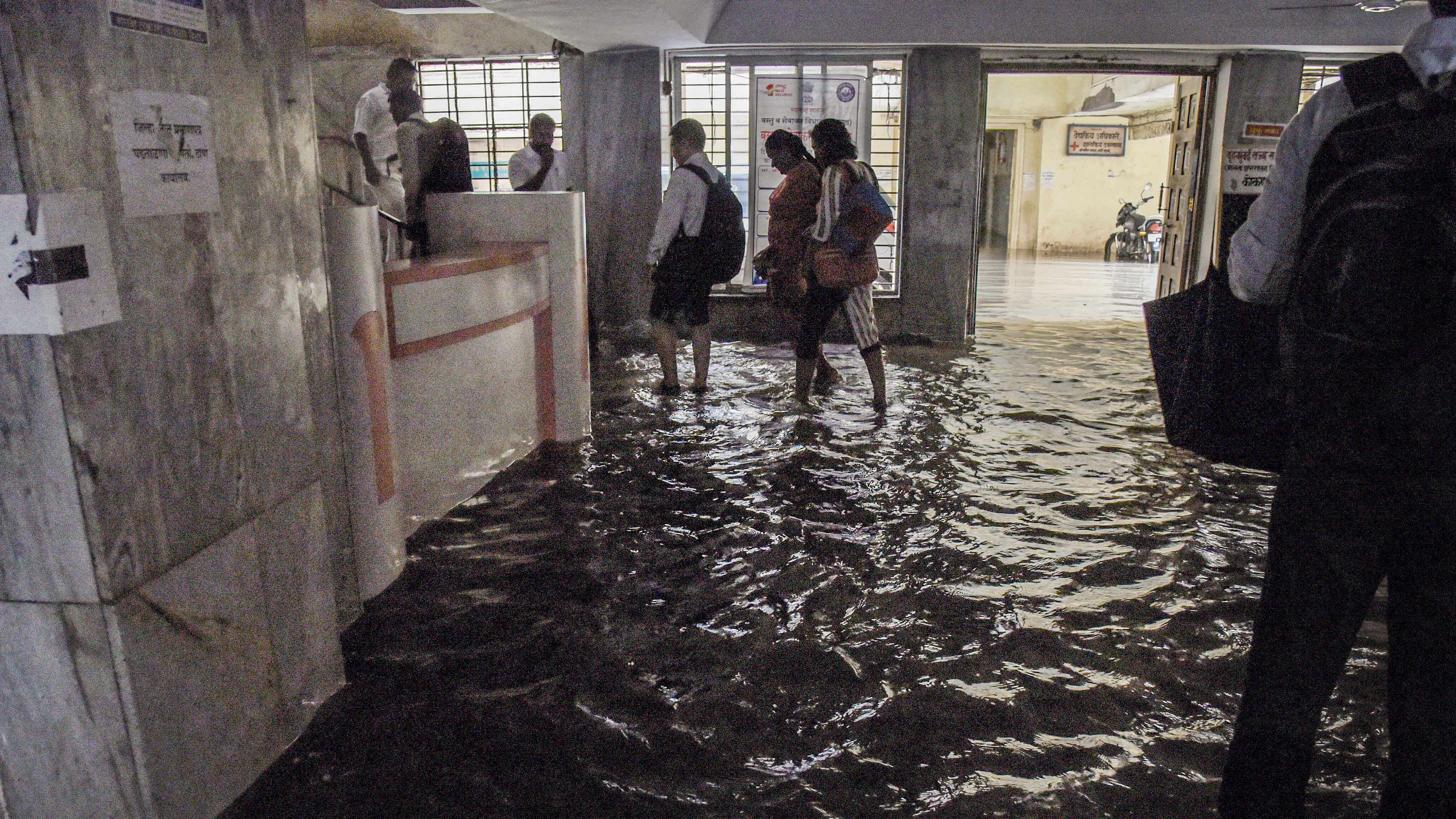 Parts of the Mumbai Metropolitan Region (MMR) too received rainfall in the wee hours, however, there was no impact on road or rail traffic. Credit: PTI File Photo