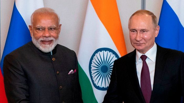 Russian President Vladimir Putin (R) and Indian Prime Minister Narendra Modi. Credit: AFP File Photo