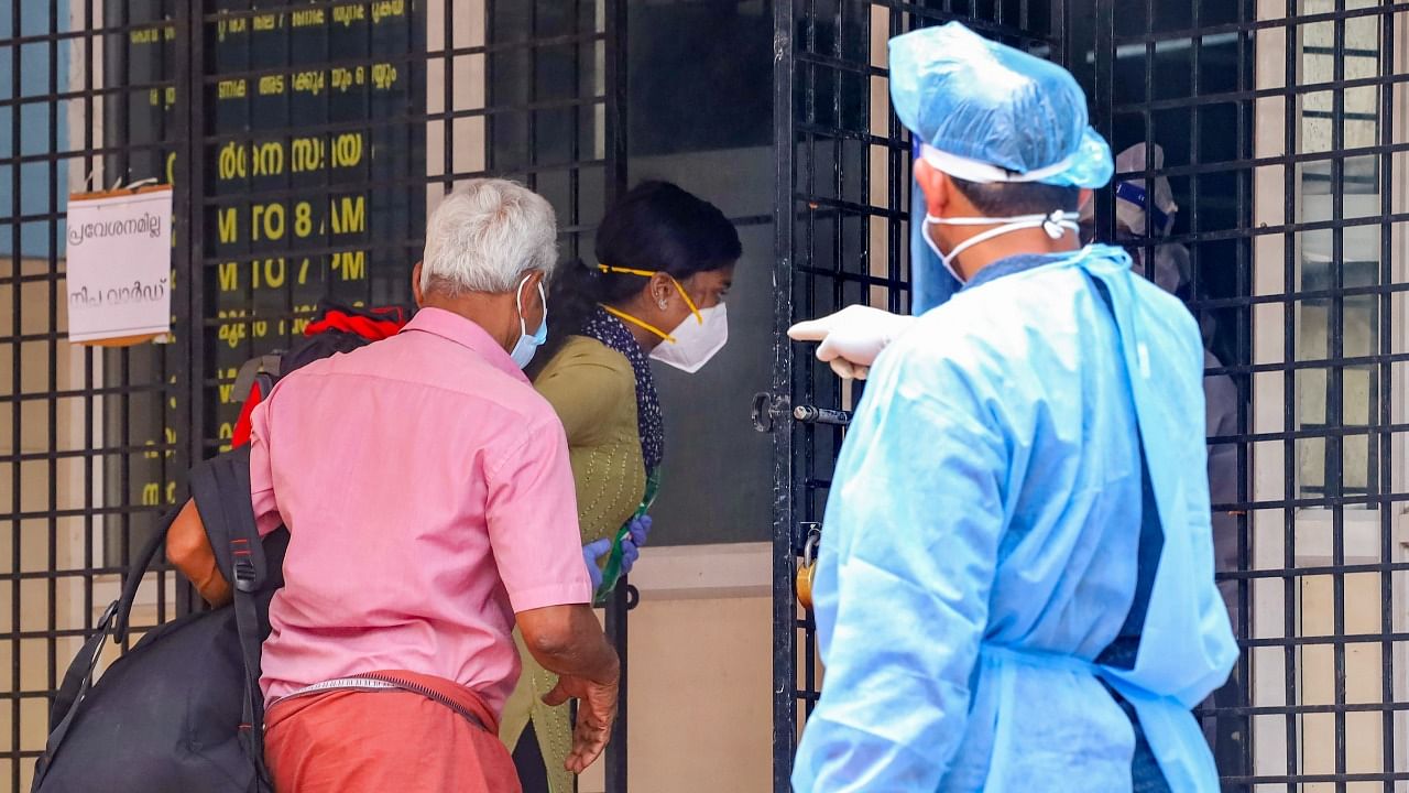  A health worker directs the suspected Nipah virus patients at Nipah virus isolation centre in Kozhikode Medical college, Tuesday, September 7, 2021. Credit: PTI Photo