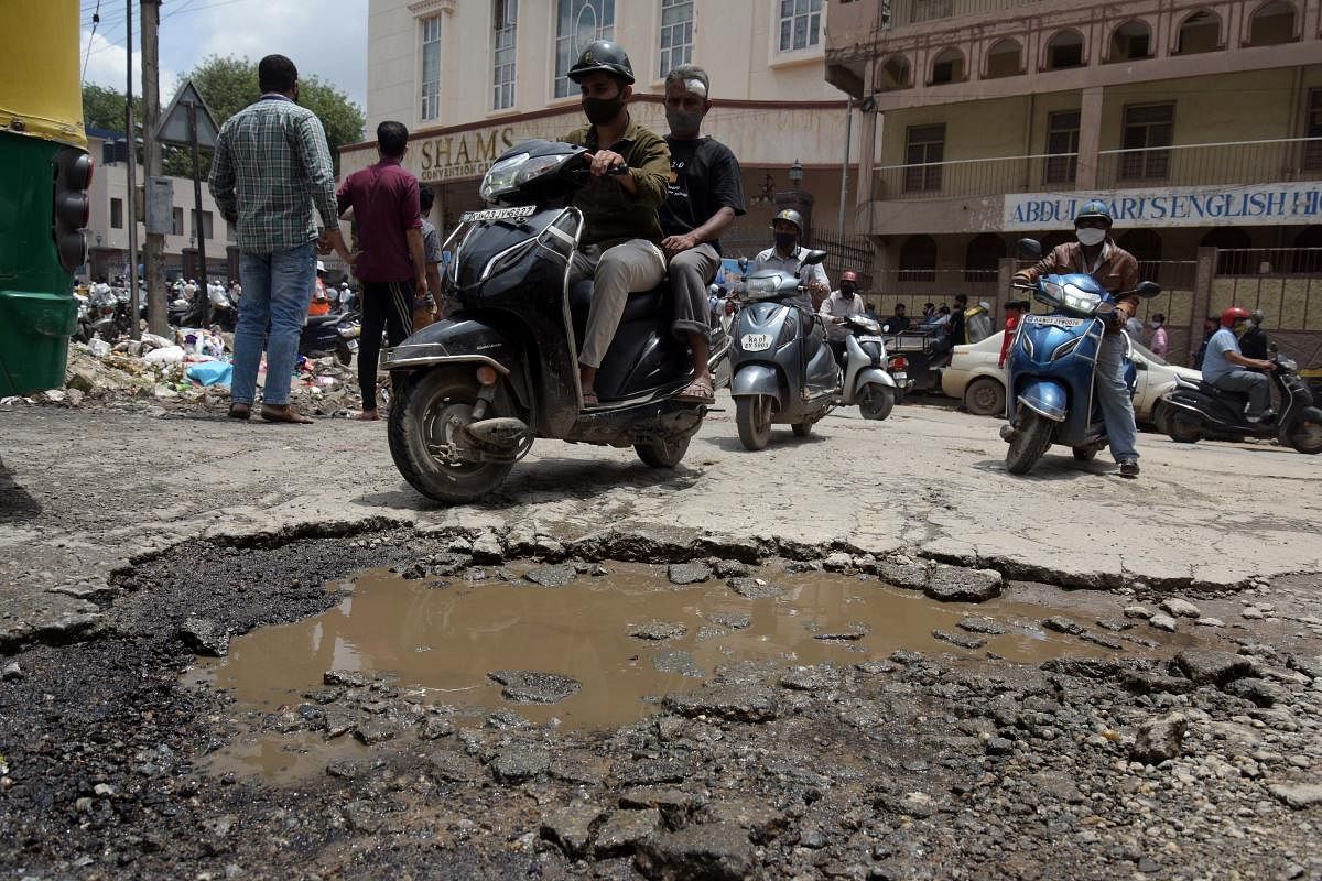 A stretch of Haines Road, Shivajinagar. Bad roads with potholes and trenches are a common sight in Bengaluru.DH Photo by Pushkar V Pic for representation