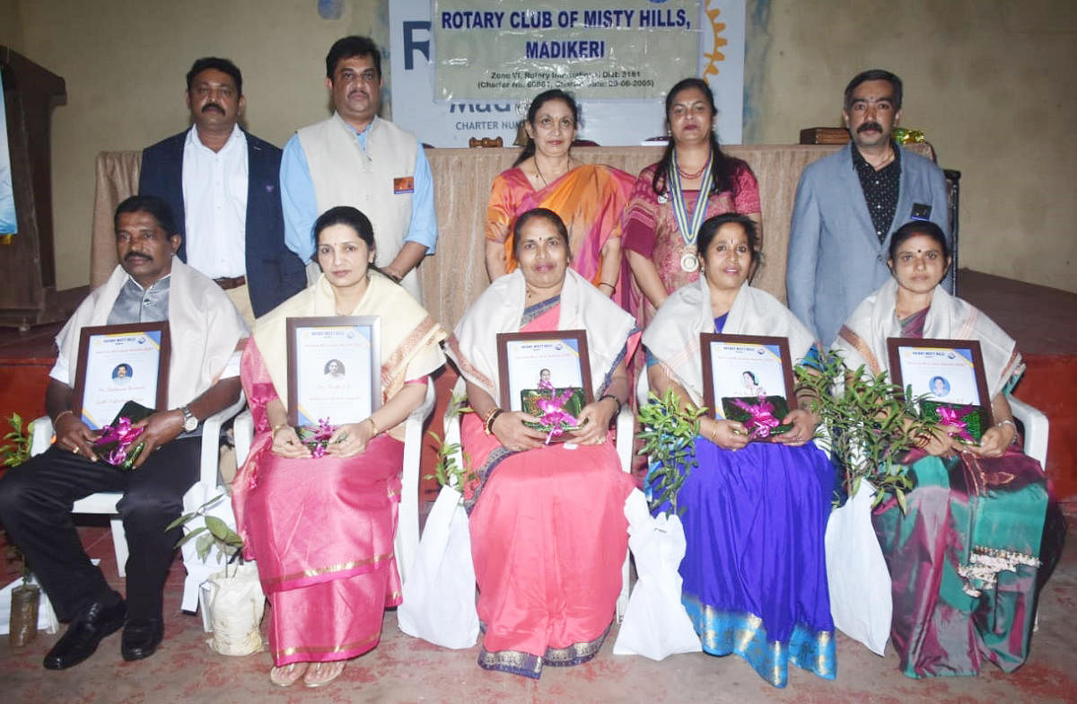 ‘Nation Builder Award’ was conferred on five teachers by the Rotary Misty Hills in Madikeri. 