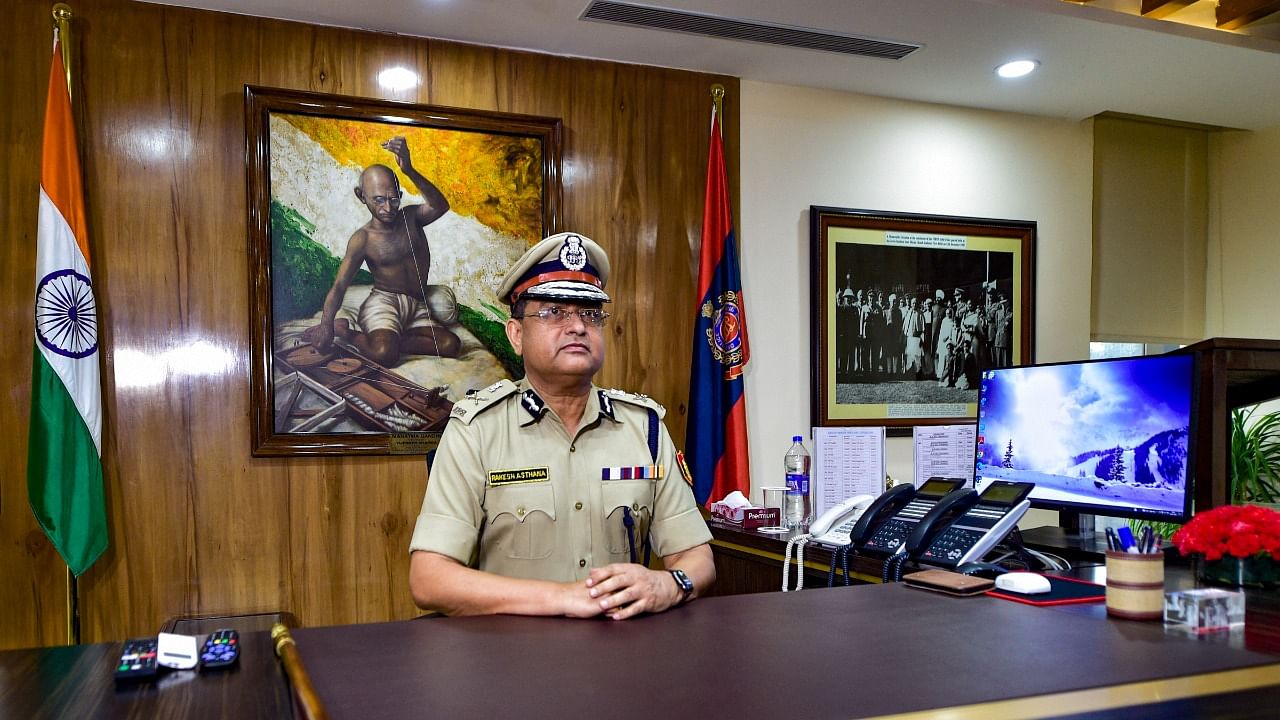 Rakesh Asthana takes charge at the Delhi Police Headquarters. Credit: PTI Photo