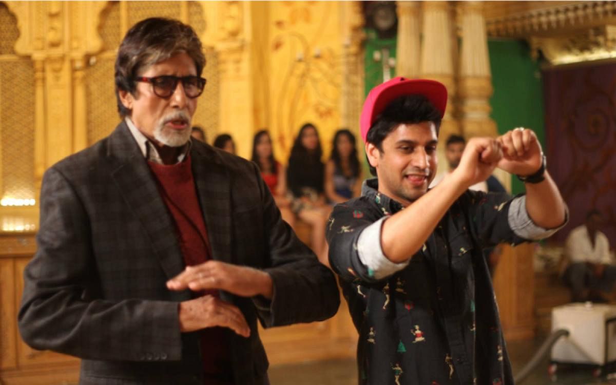 Atul Jindal (in cap) choreographed actor Amitabh Bachchan for the song 'Party with the Bhoothnath' from 'Bhoothnath Returns'.