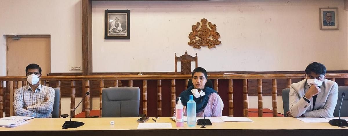 Deputy Commissioner Charulata Somal chairs a meeting in Madikeri.