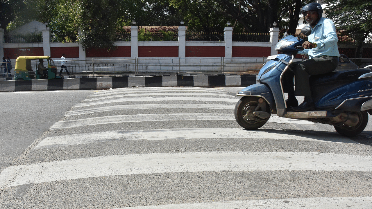 Speaker Vishweshwar Hegde Kageri pitched in on the issue and asked Patil to do something about the arbitrary use of road humps. Credit: DH Photo