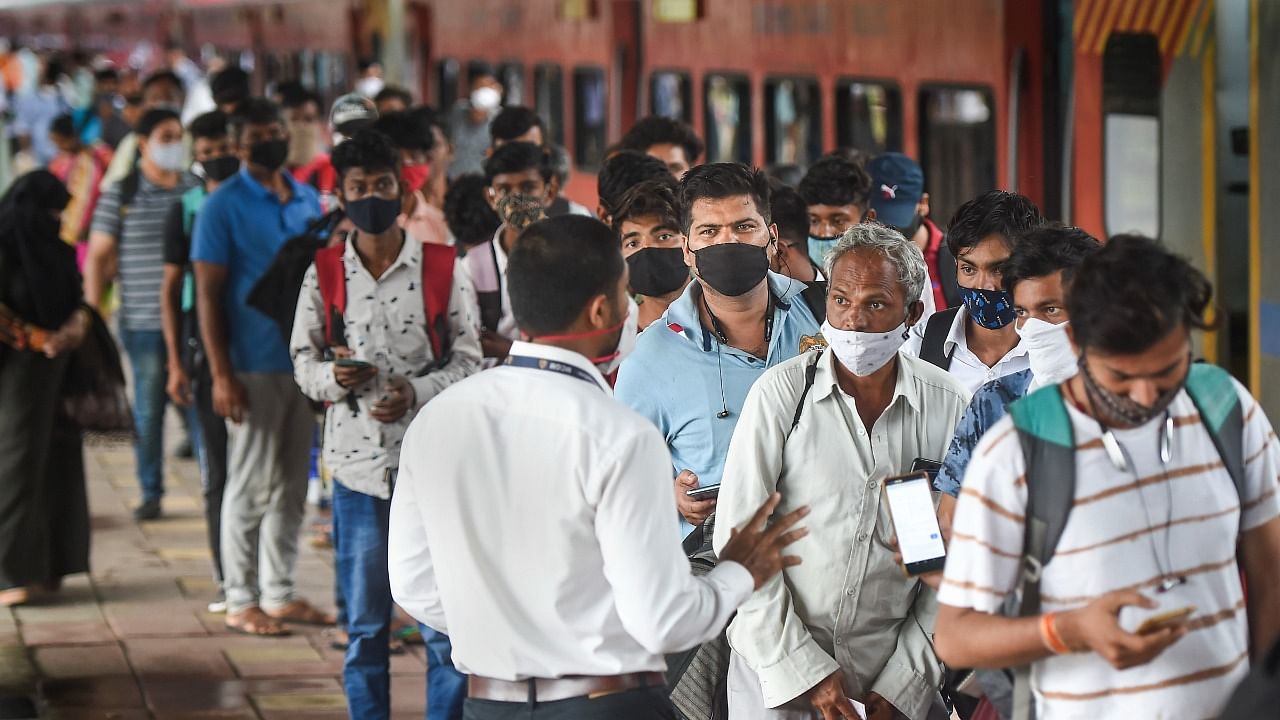 Centre said states can continue with night curfews, weekend curfews and other restrictions to highlight that Covid-19 is still not over and to influence adherence to Covid-appropriate behaviour. Credit: PTI Photo