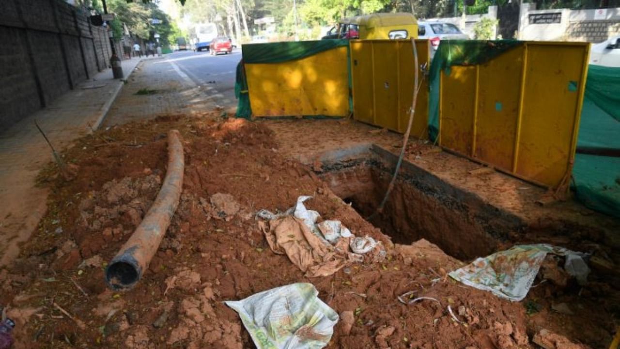 KPTCL digs the TenderSURE Residency Road at various spots to lay underground cables. Credit: DH File Photo