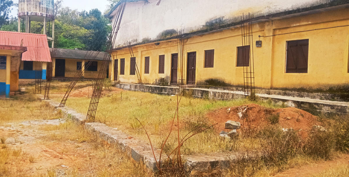 Miscreants have damaged the iron grills laid for the construction of a building, on the premises of the Government Higher Primary School in Suntikoppa.