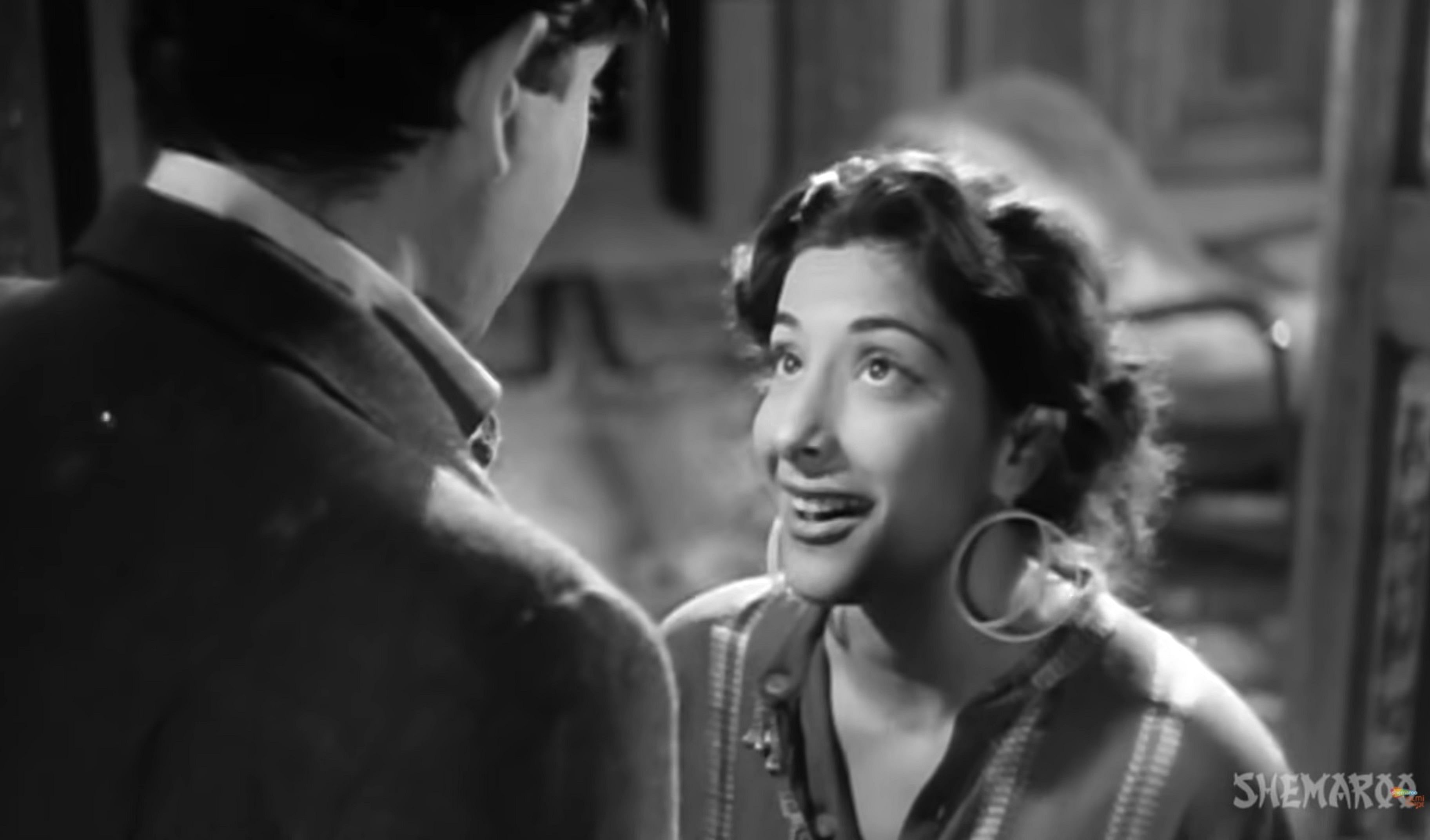 Lata Mangeshkar’s ‘Mujhe kisi se pyar ho gaya’ in the Raj Kapoor-Nargis starrer ‘Barsaat’ is a cult classic.