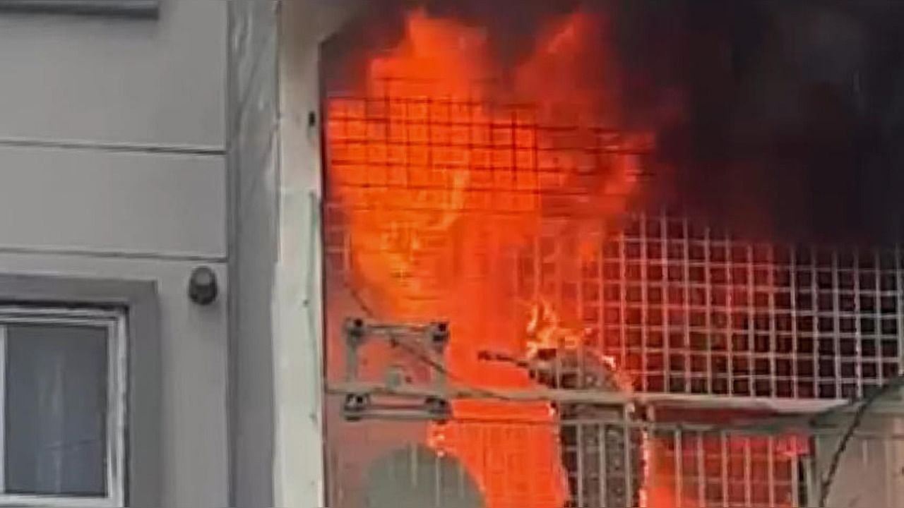 An accidental fire broke out in an apartment in Devarachikkanahalli claiming the lives of at least two persons. Credit: DH File Photo