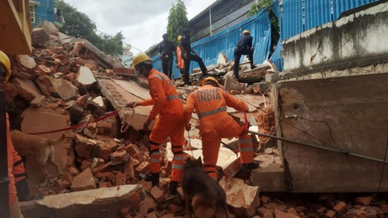 A view of the multi-storey building that collapsed in Lakkasandra on Monday. Credit: DH Photo/Anup Ragh T