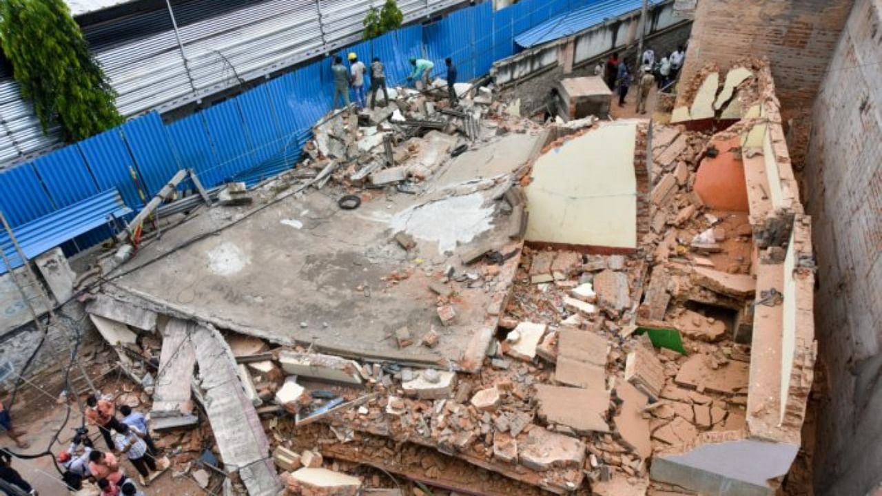The collapsed building in Lakkasandra, Bengaluru. Credit: DH File Photo