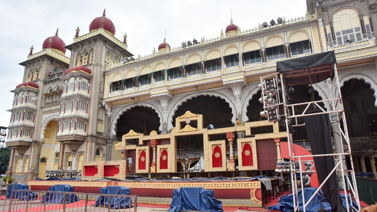 Arrangements in progress for Dasara celebrations at Mysuru Palace on Wednesday. Credit: DH Photo/Savitha B R
