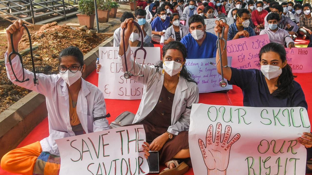 According to the protesters, there’s been no timely payment of stipend to MBBS interns. Credit: DH Photo/S K Dinesh