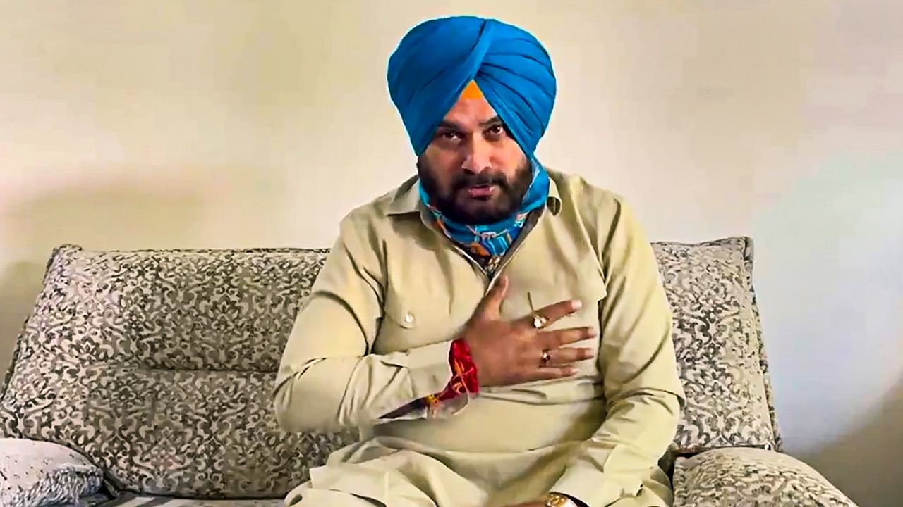 Navjot Singh Sidhu, who resigned from the post of PPCC, expresses his views on Punjab politics. Credit: Twitter/@sherryontopp