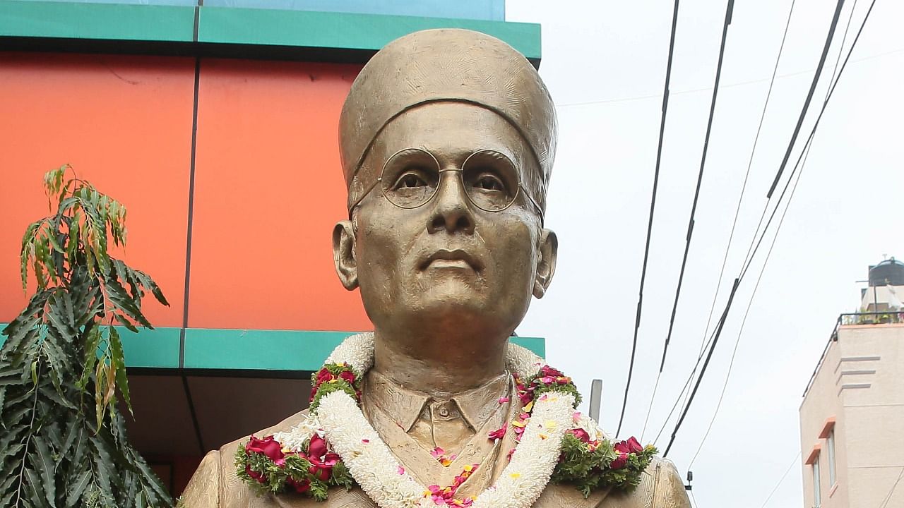 A statue of V D Savarkar in Bengaluru. Credit: DH File Photo